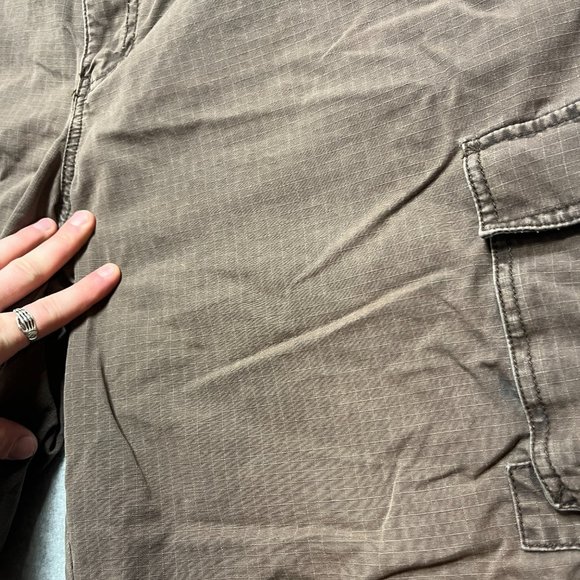 Eddie Bauer Shorts Mens 40 Brown Cargo Ripstop Outdoor Hiking 10 Inseam Pocket - Picture 2 of 10